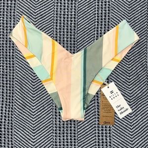 NWT Billabong X The Salty Blonde “Fiji” Cheeky Bikini Bottoms - Size M